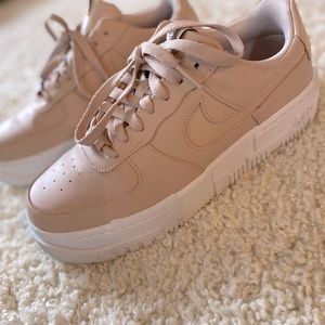 Nike Air Force 1 PLT.AF.ORM
Women's Shoes size 9